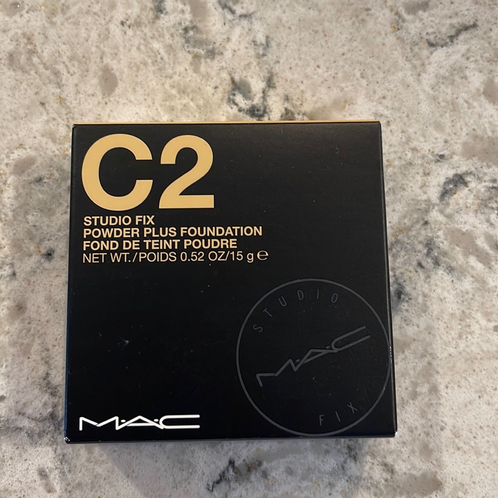 MAC Studio Fix Powder Plus Foundation - C2